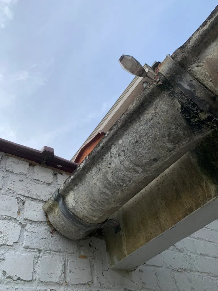 Hoe ziet asbest eruit? 8 vormen herkend met foto's